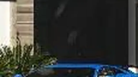 “T-BASE池袋独家首发！人气角色黄金骑士伽罗翔与哈钢白羽创磨雕像，敬请抢先收藏！”